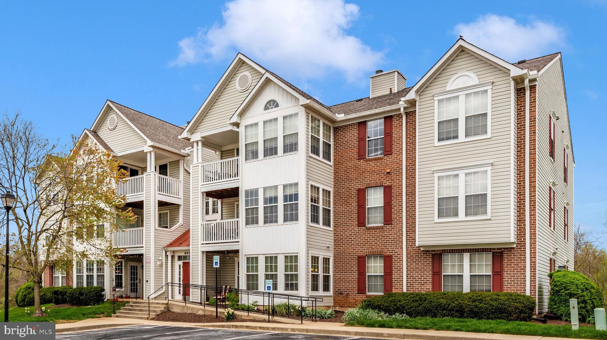 903 Blue Leaf Ct #6 2b