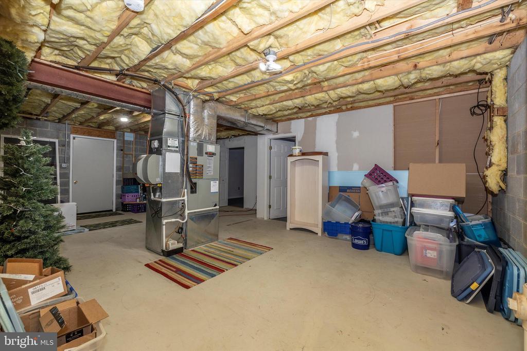 4 Old Barn Ct
