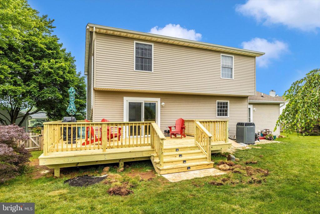 4 Old Barn Ct