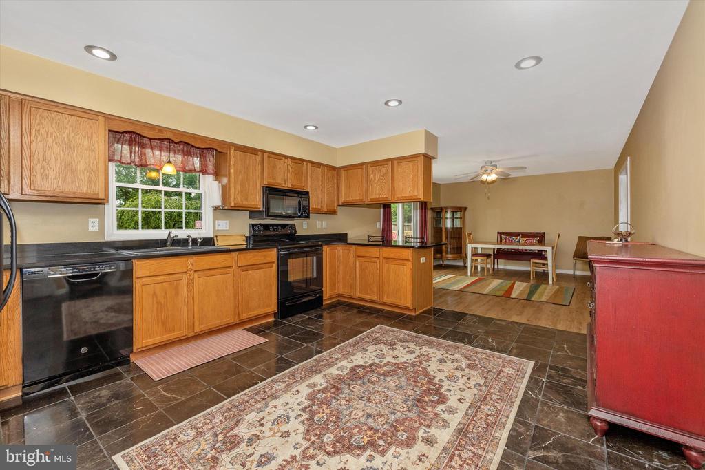 4 Old Barn Ct