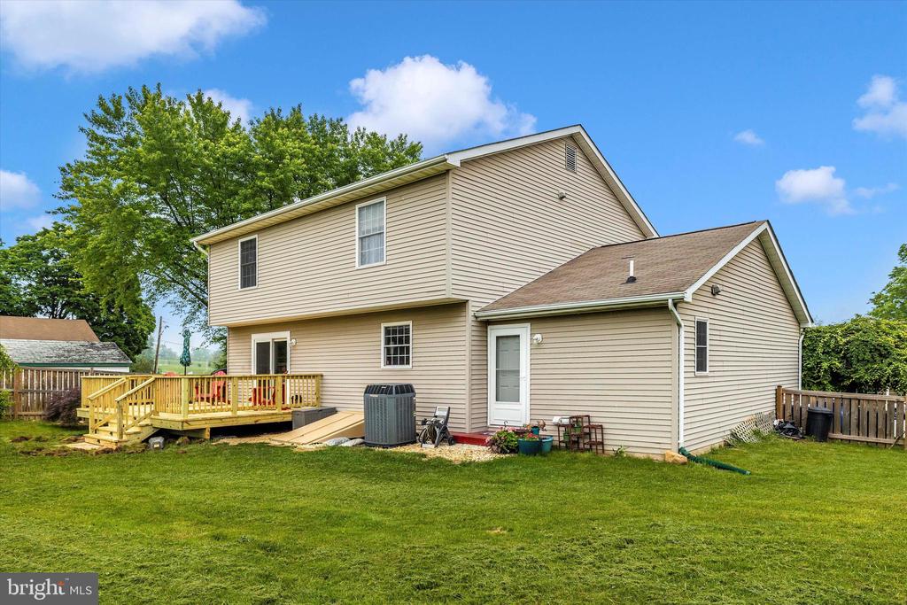 4 Old Barn Ct