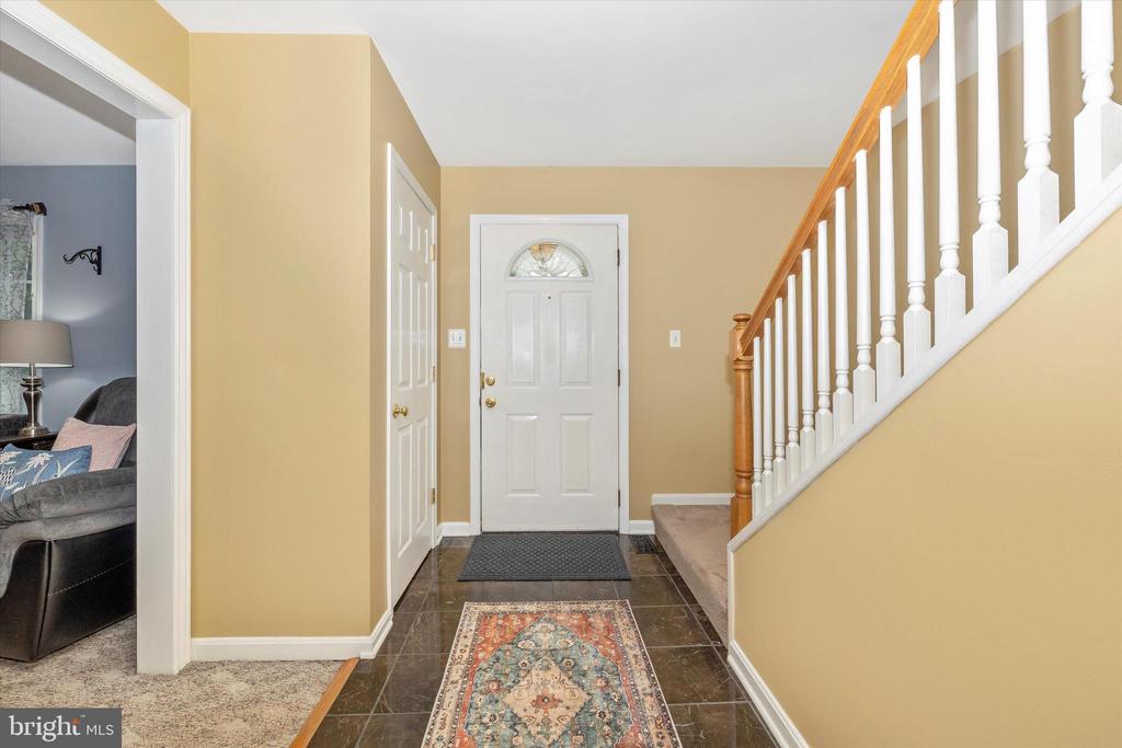 4 Old Barn Ct