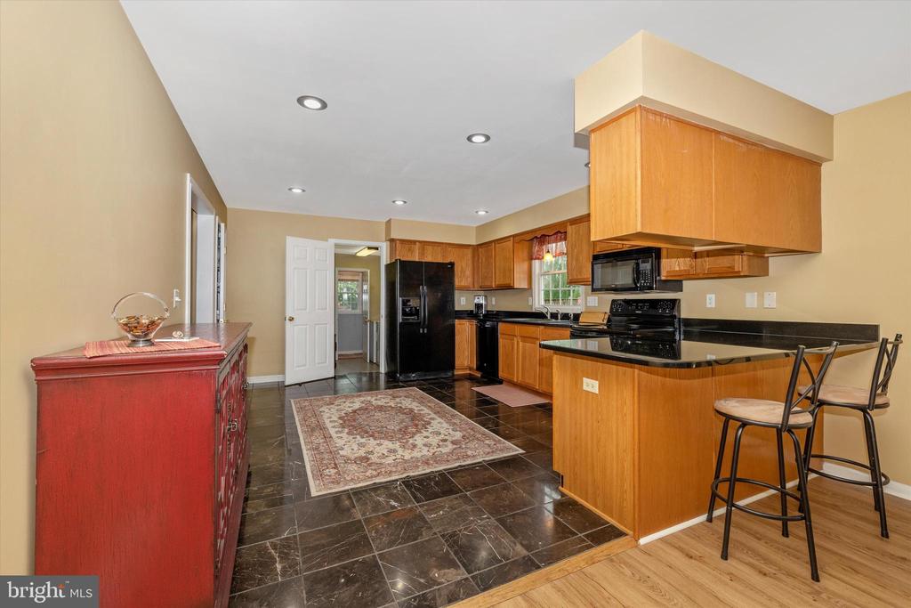 4 Old Barn Ct