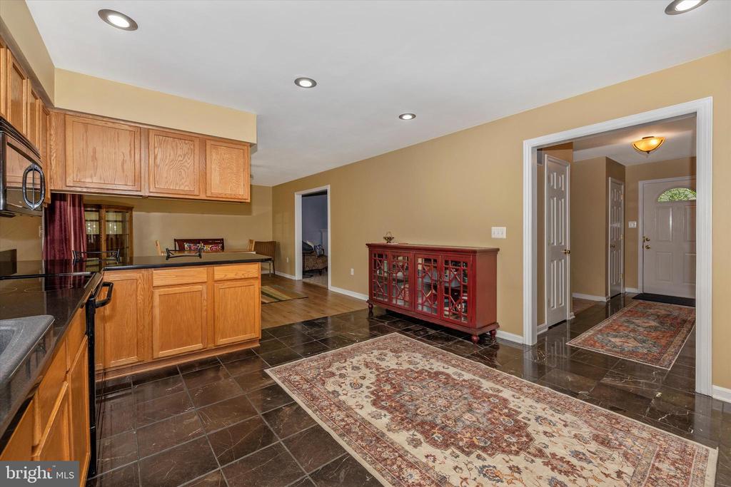 4 Old Barn Ct