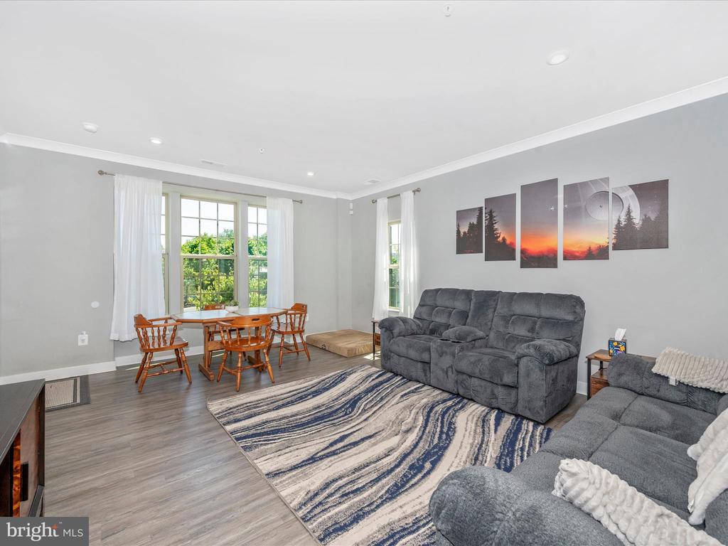 5857 Rochefort
