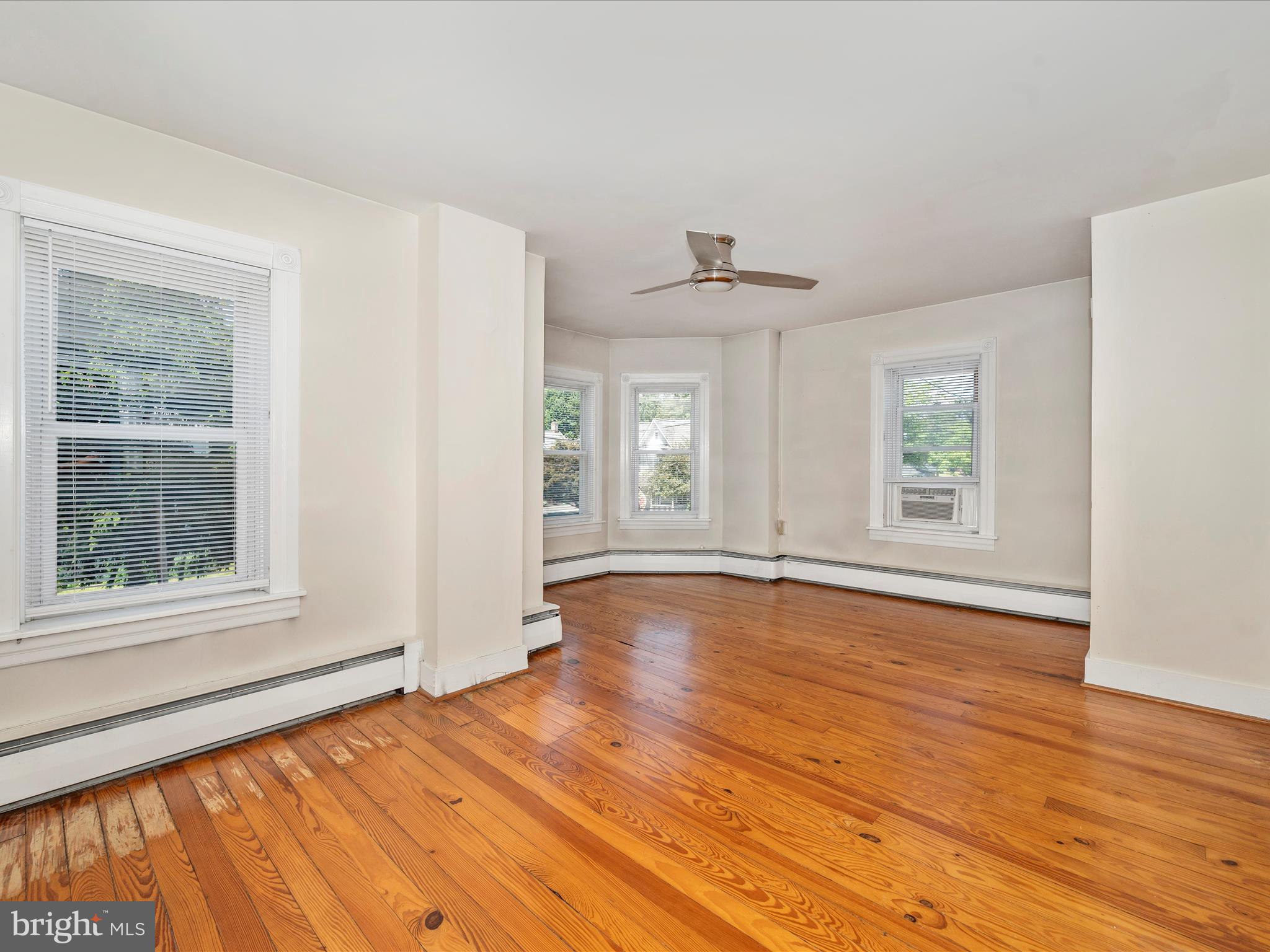 30 E George St