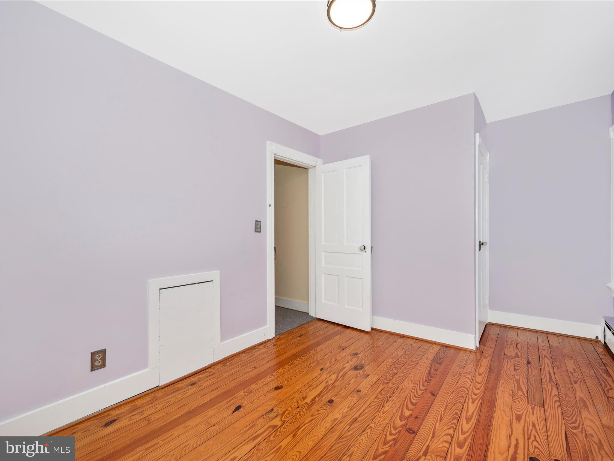 30 E George St