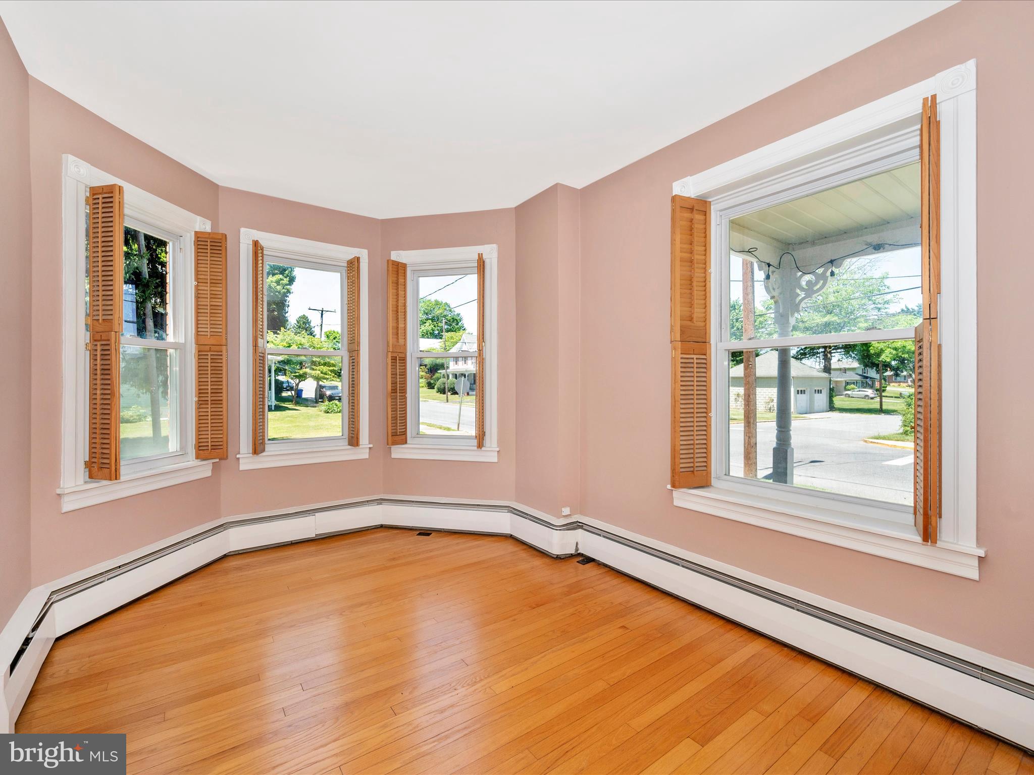 30 E George St