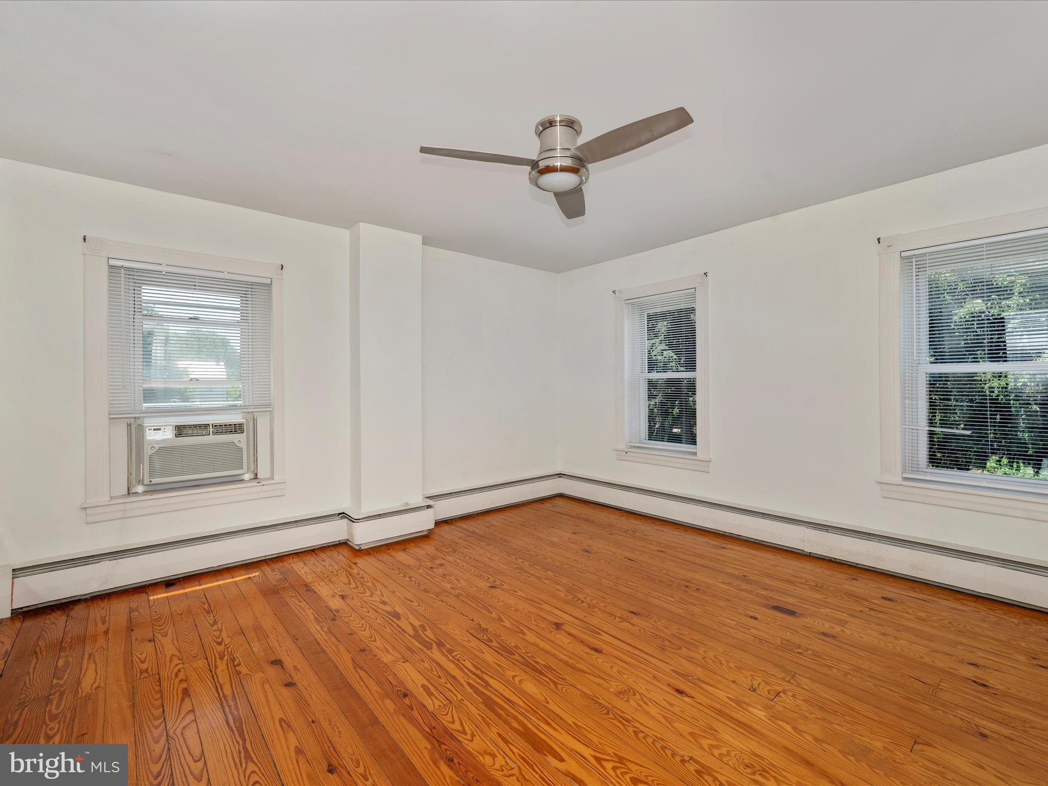 30 E George St