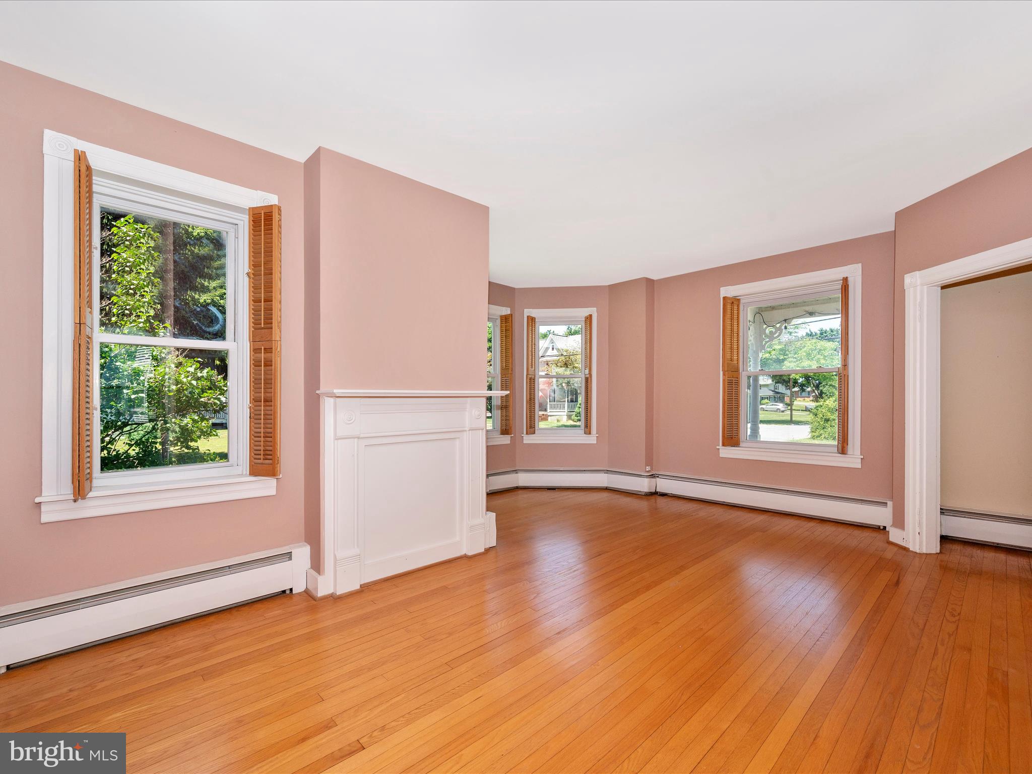 30 E George St