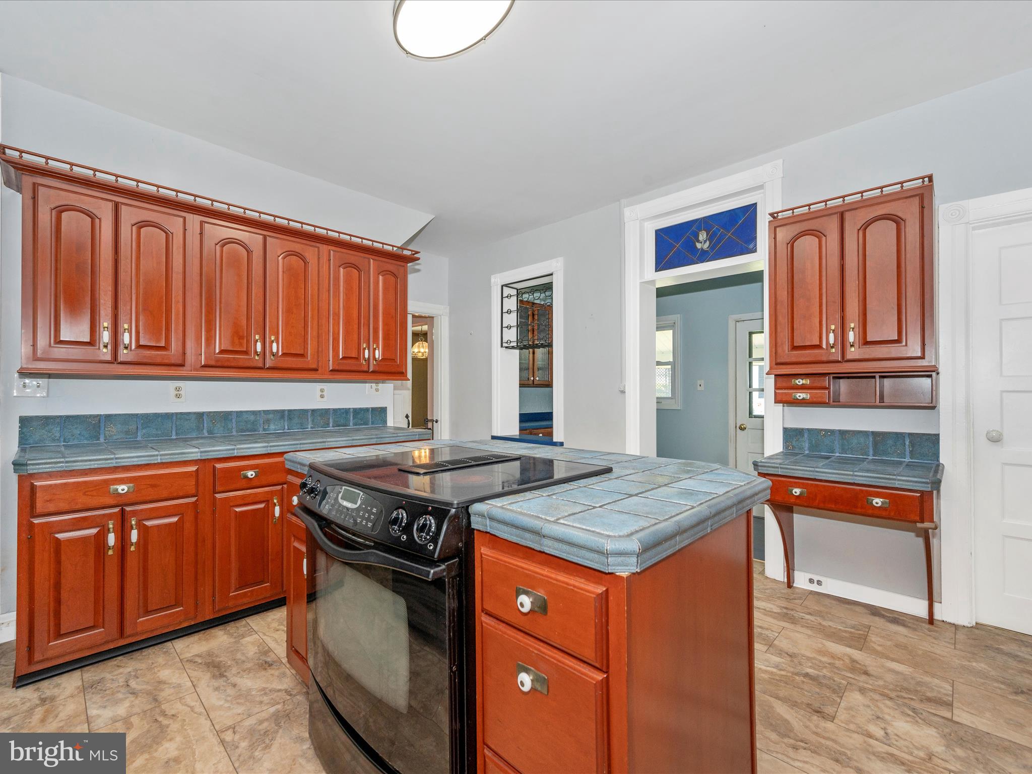 30 E George St
