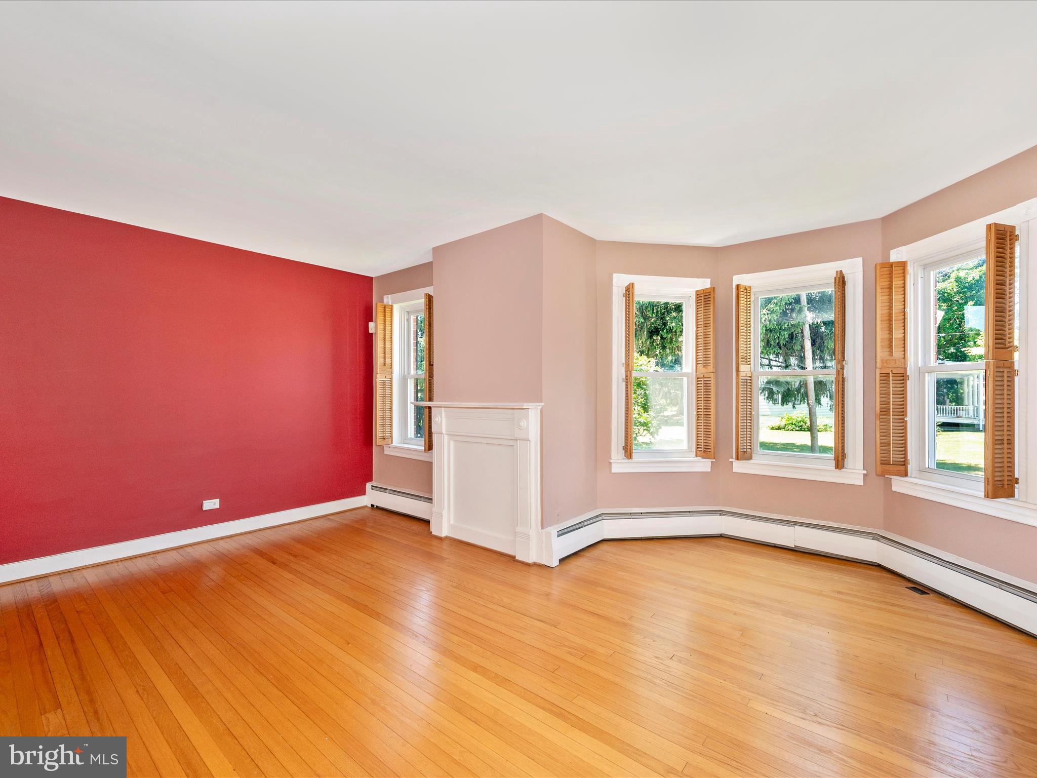 30 E George St