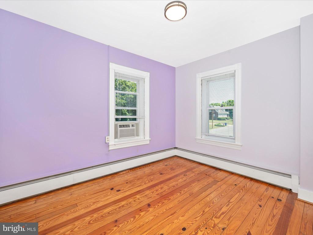 30 E George St