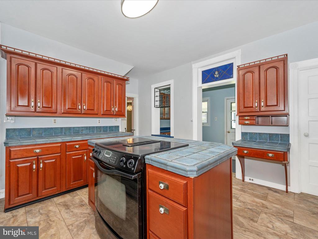 30 E George St