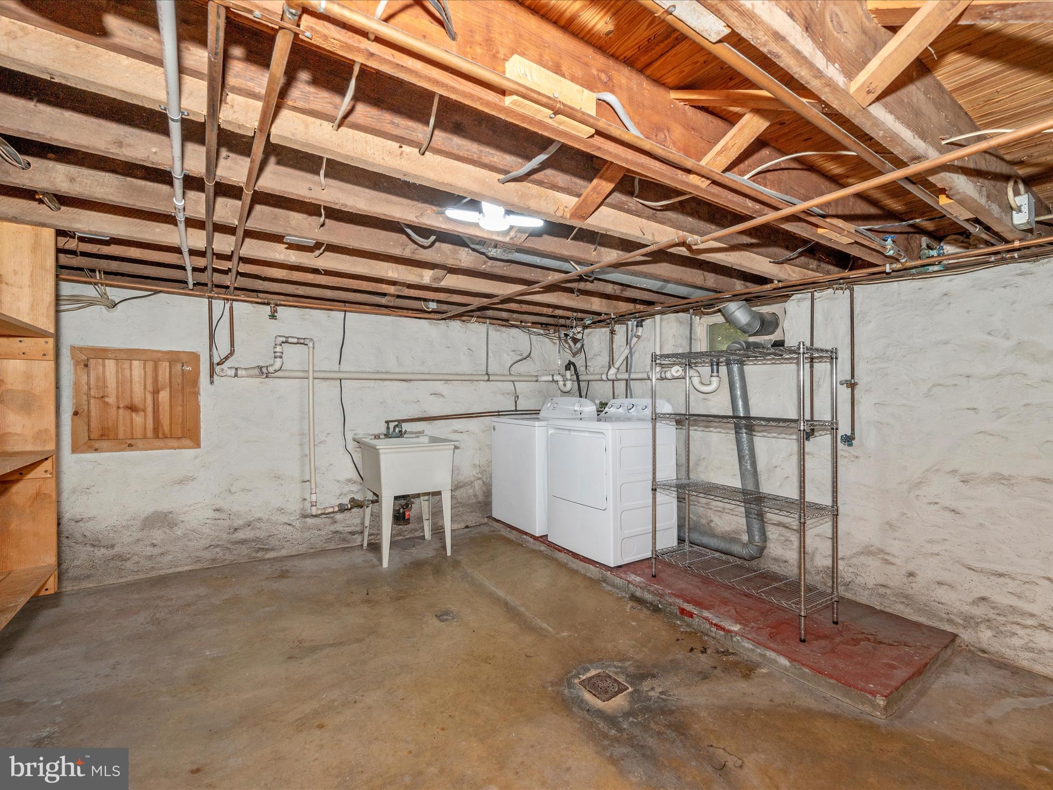 30 E George St