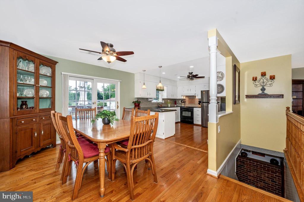 11923 Mid County Dr