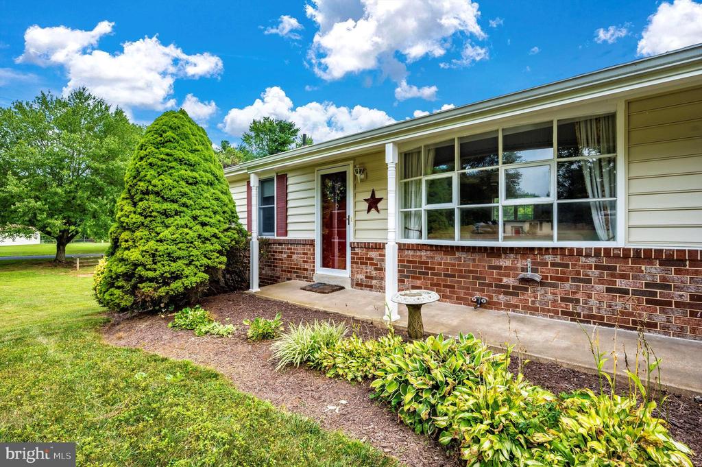 11923 Mid County Dr