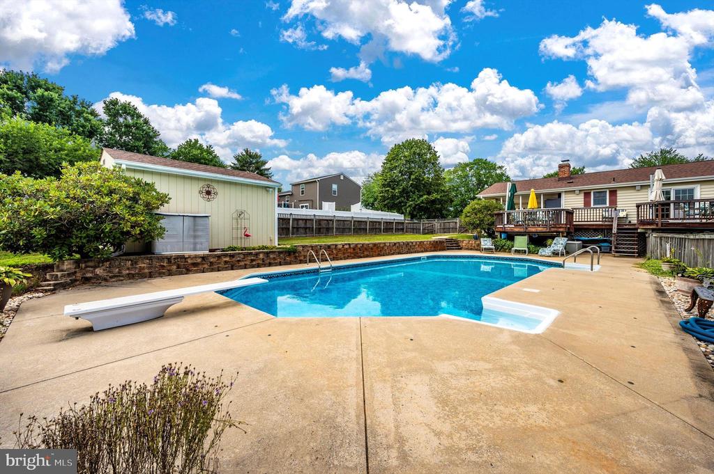11923 Mid County Dr