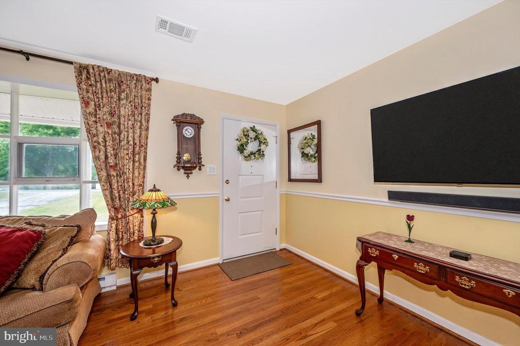 11923 Mid County Dr