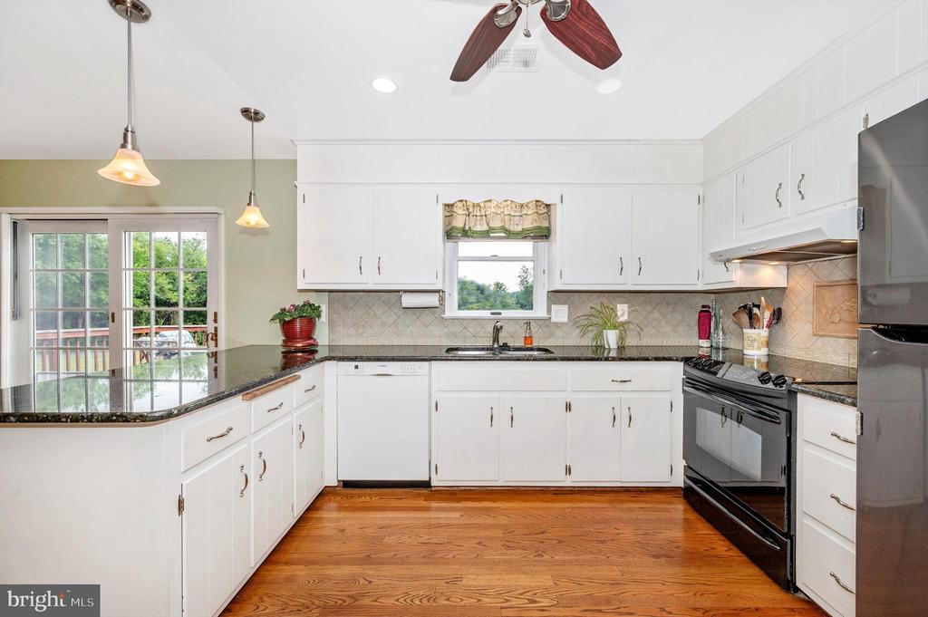 11923 Mid County Dr