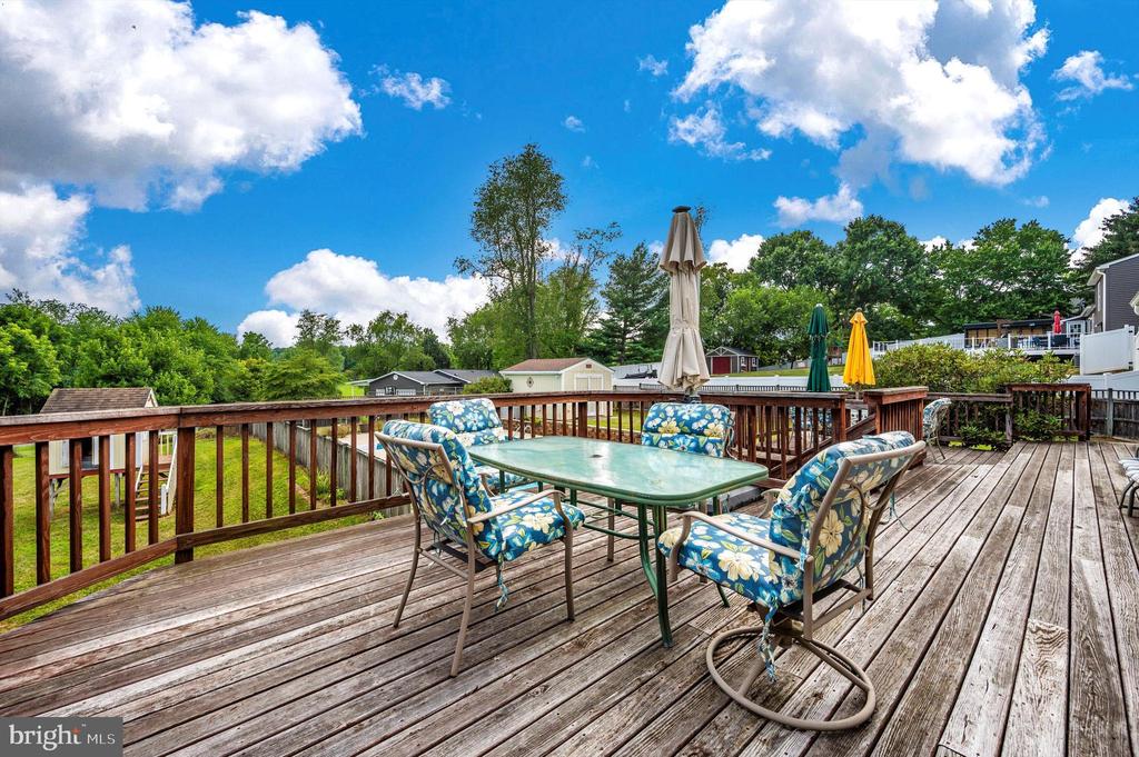 11923 Mid County Dr