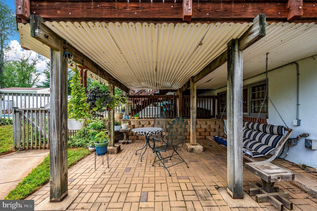 11923 Mid County Dr
