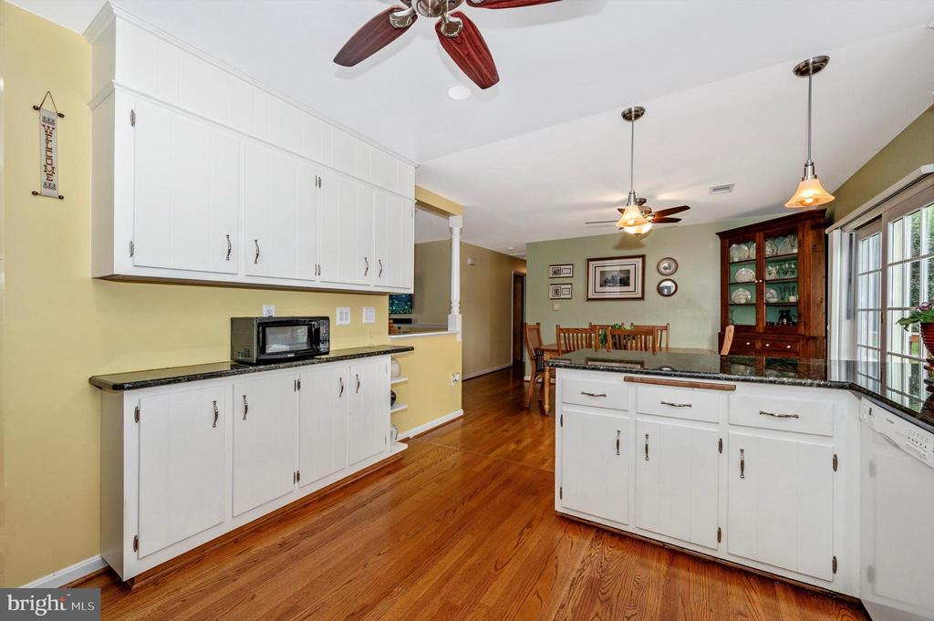 11923 Mid County Dr