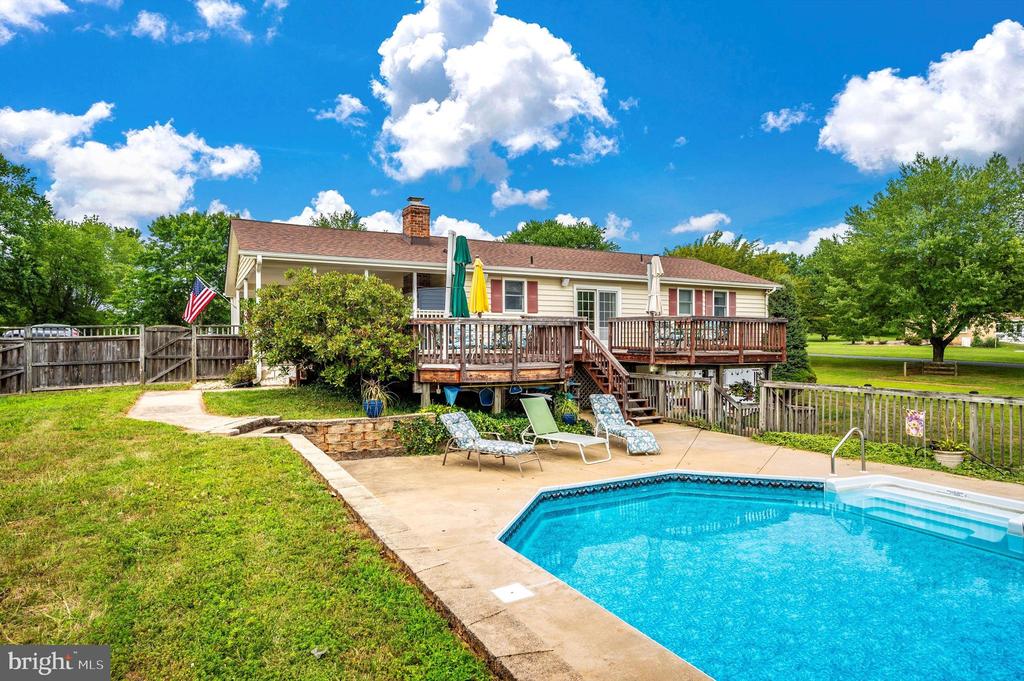 11923 Mid County Dr