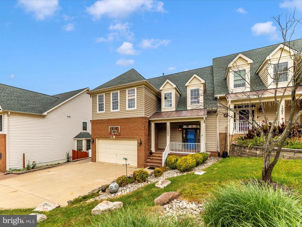 1505 Rising Ridge
