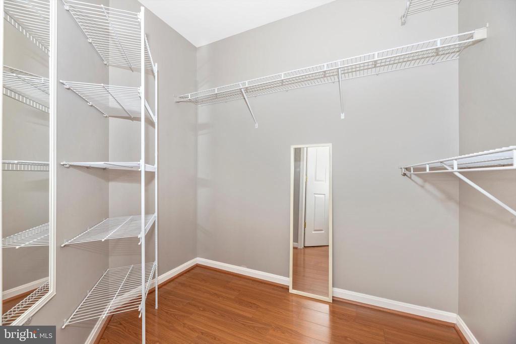 2502 Hemingway #2-2d