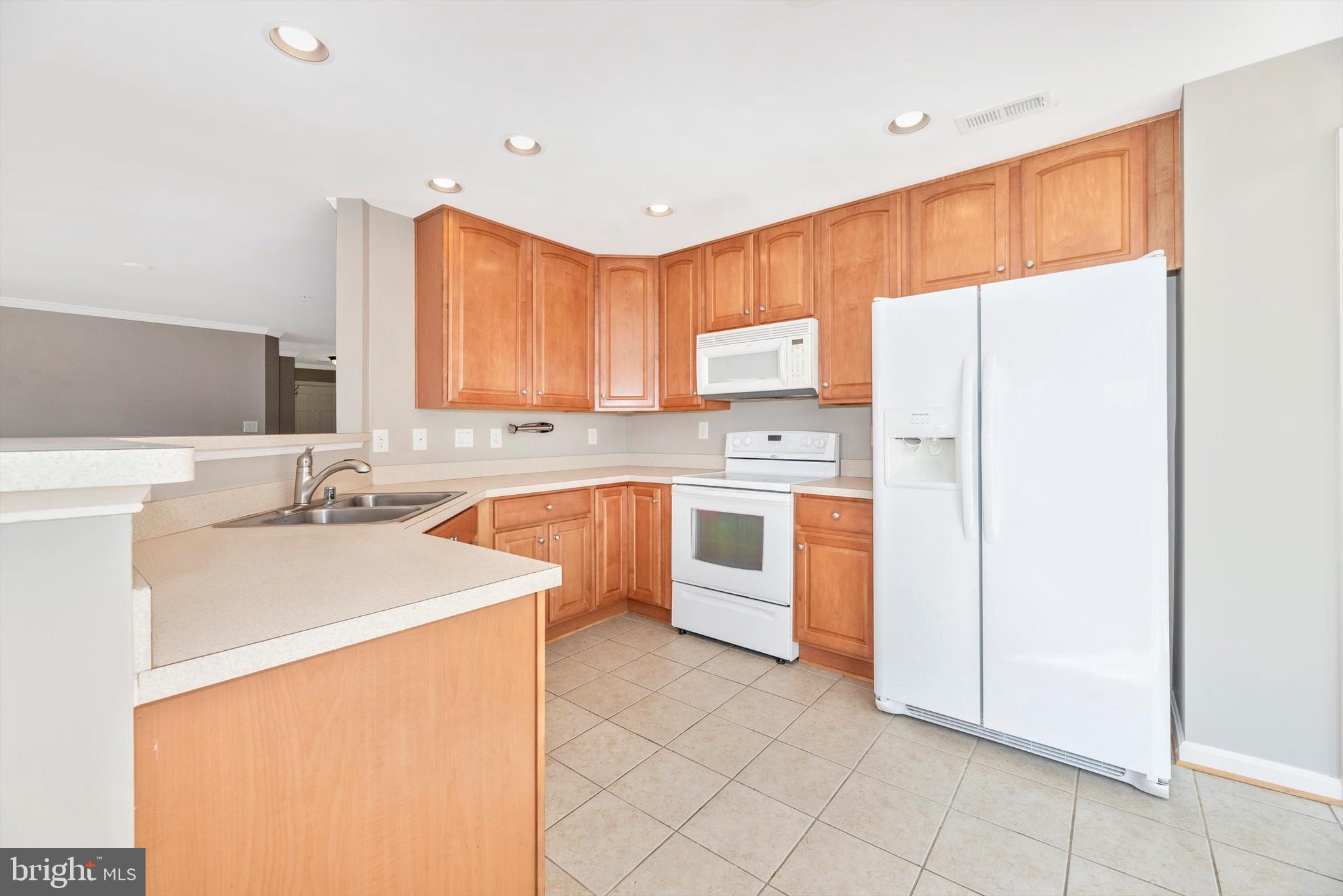 2502 Hemingway #2-2d