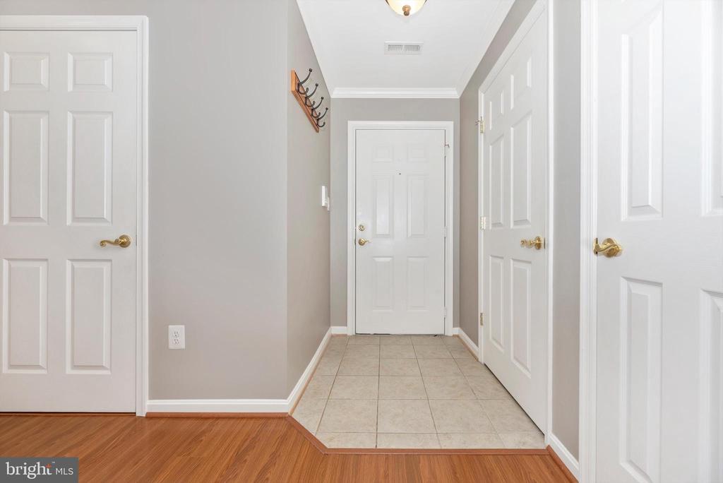2502 Hemingway #2-2d