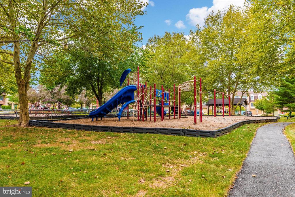 8027 Waterview Ct