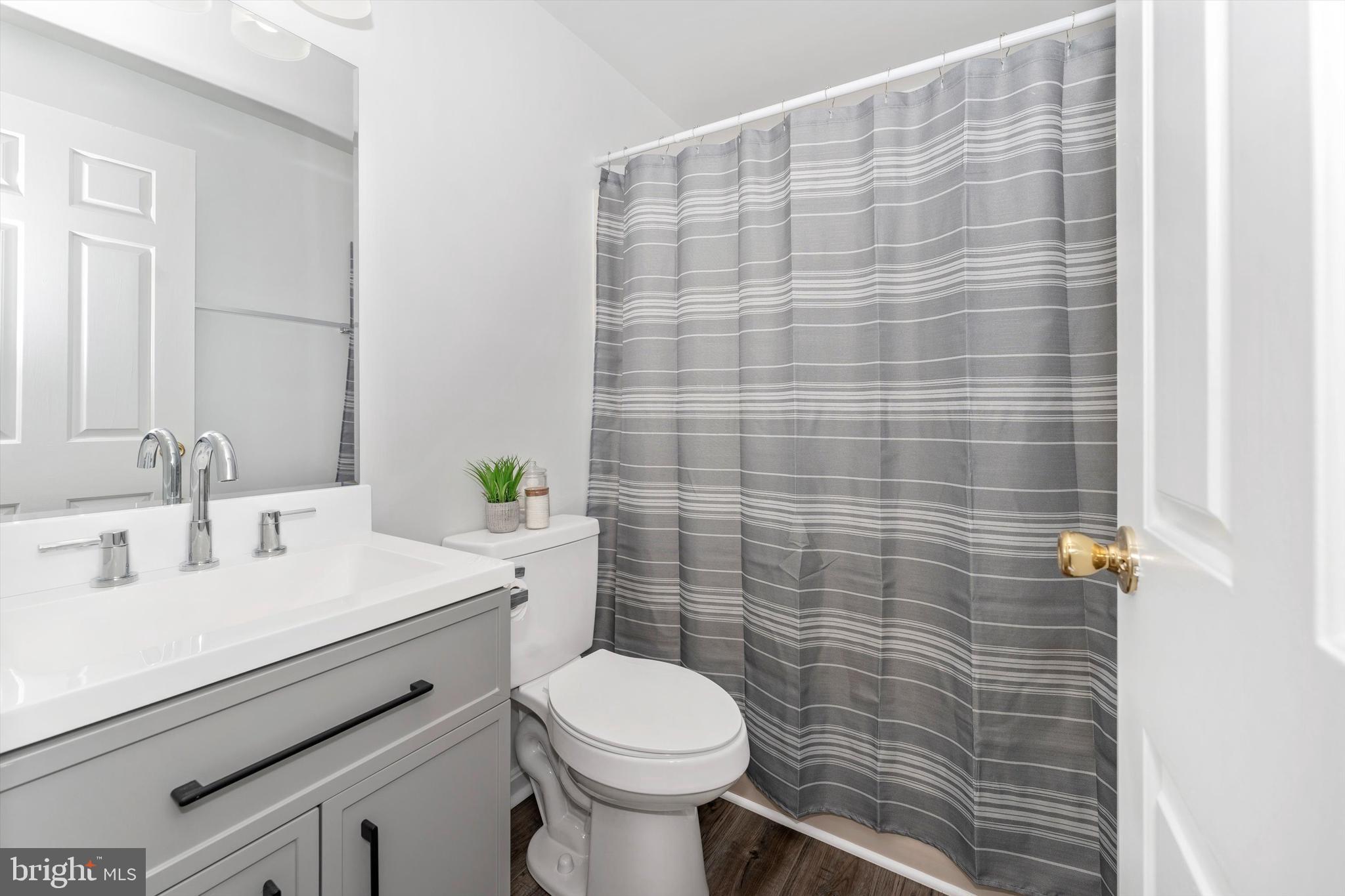 8027 Waterview Ct