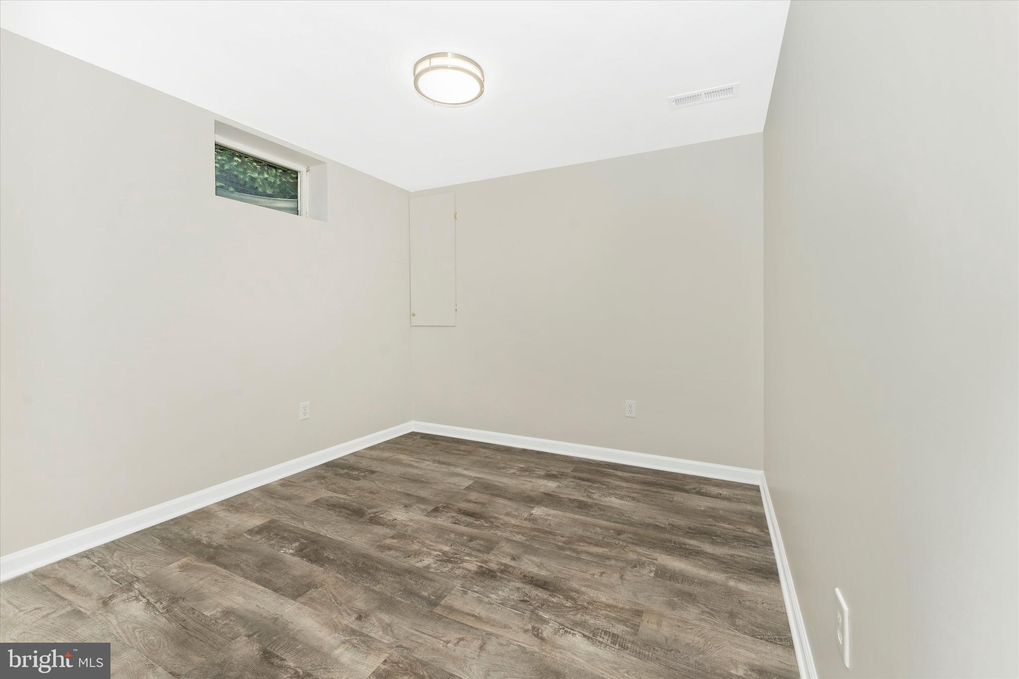 8027 Waterview Ct