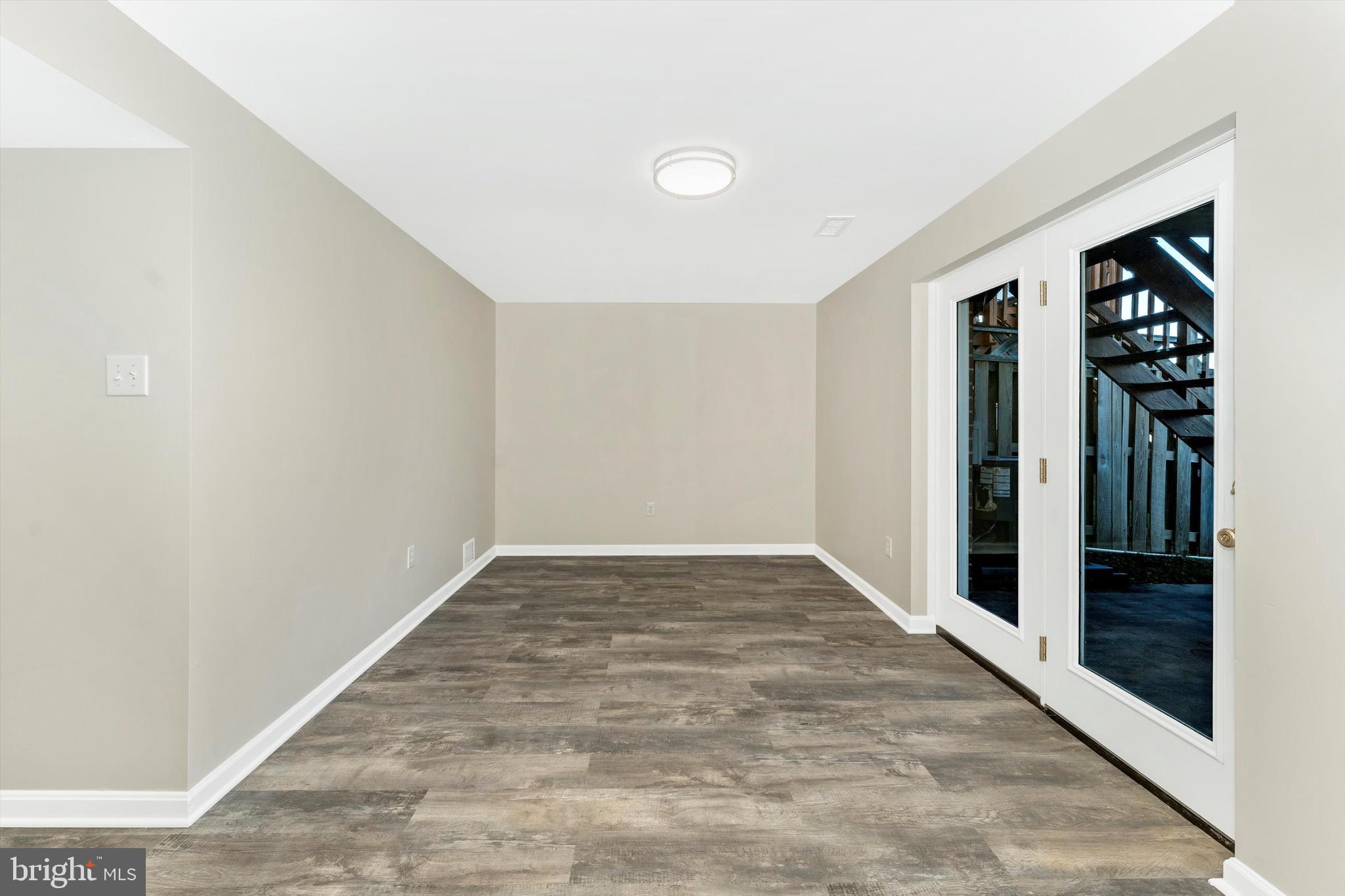8027 Waterview Ct