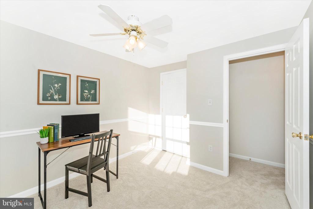 8027 Waterview Ct