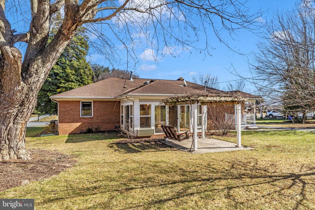 101 Fairview Ave