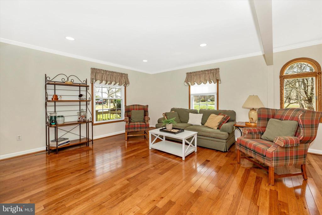 8611 Burnt Hickory Cir