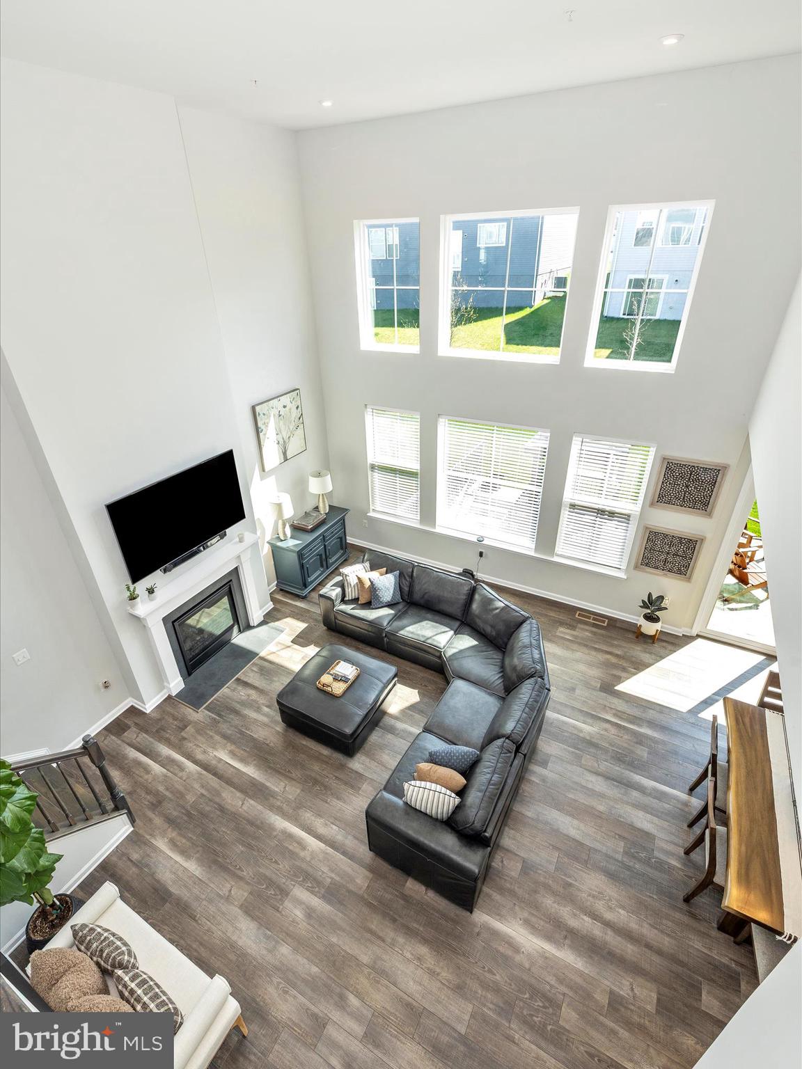 5816 Hawk Ridge Rd