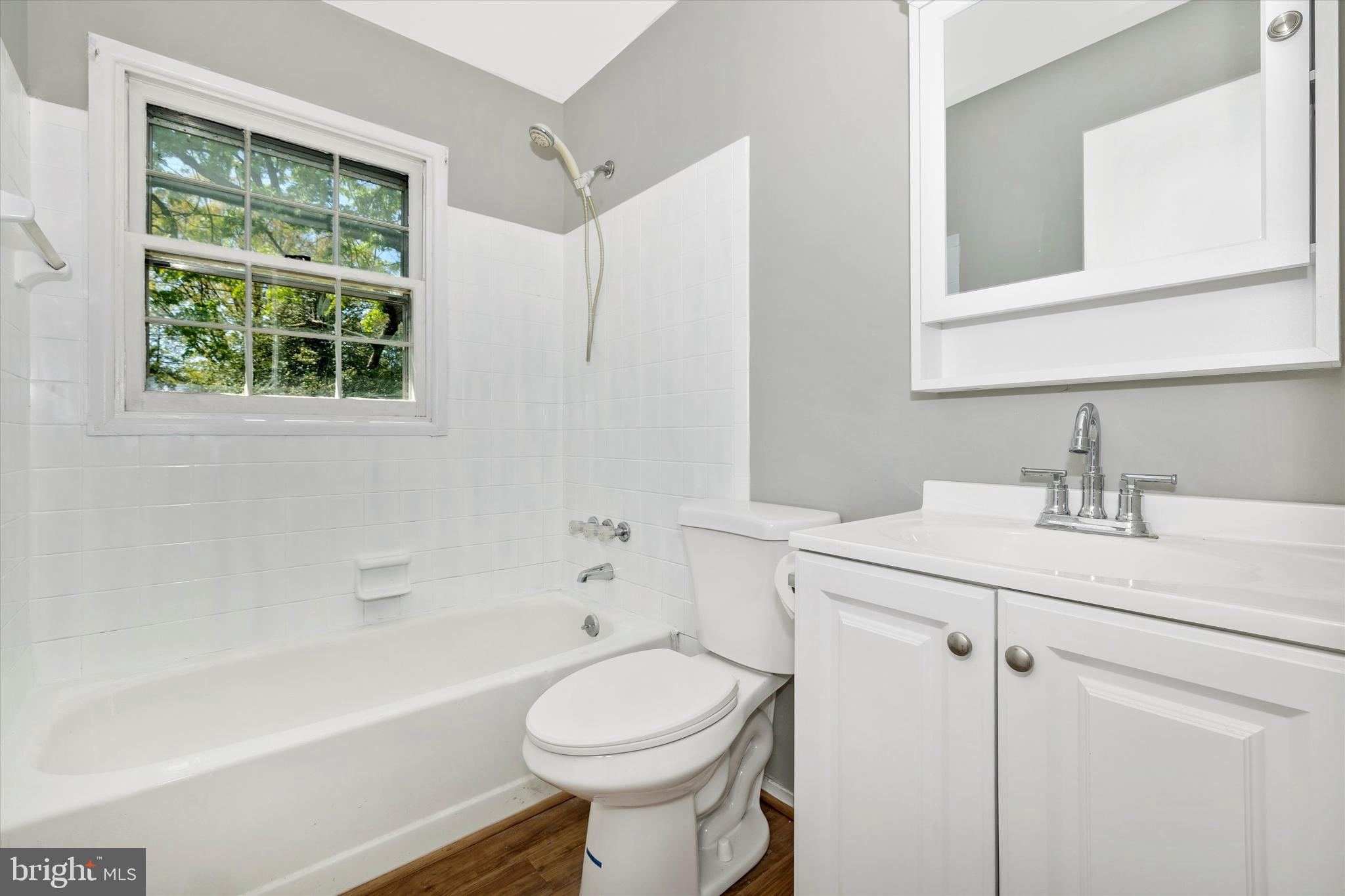 304 Canberra Ct