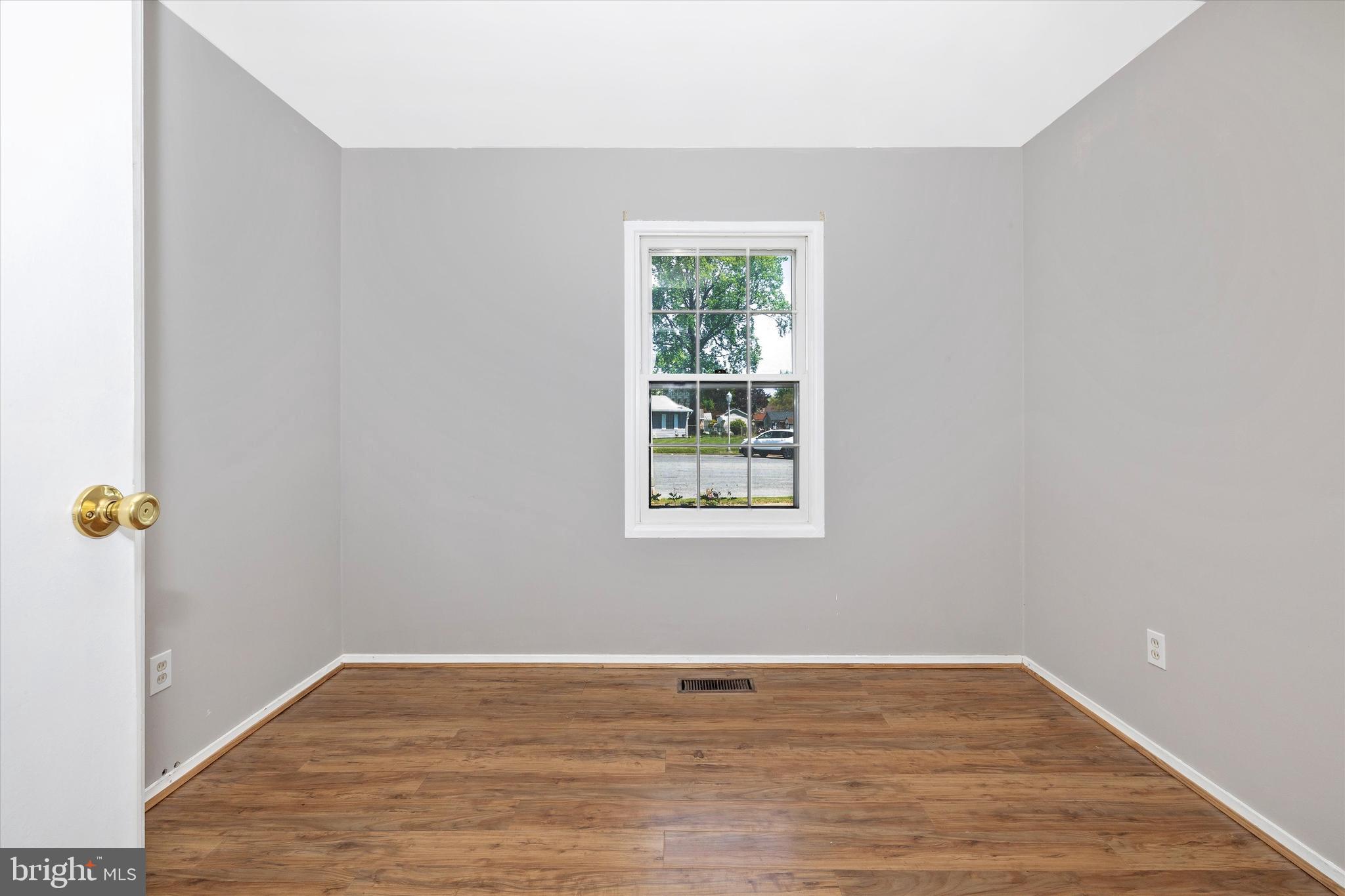 304 Canberra Ct
