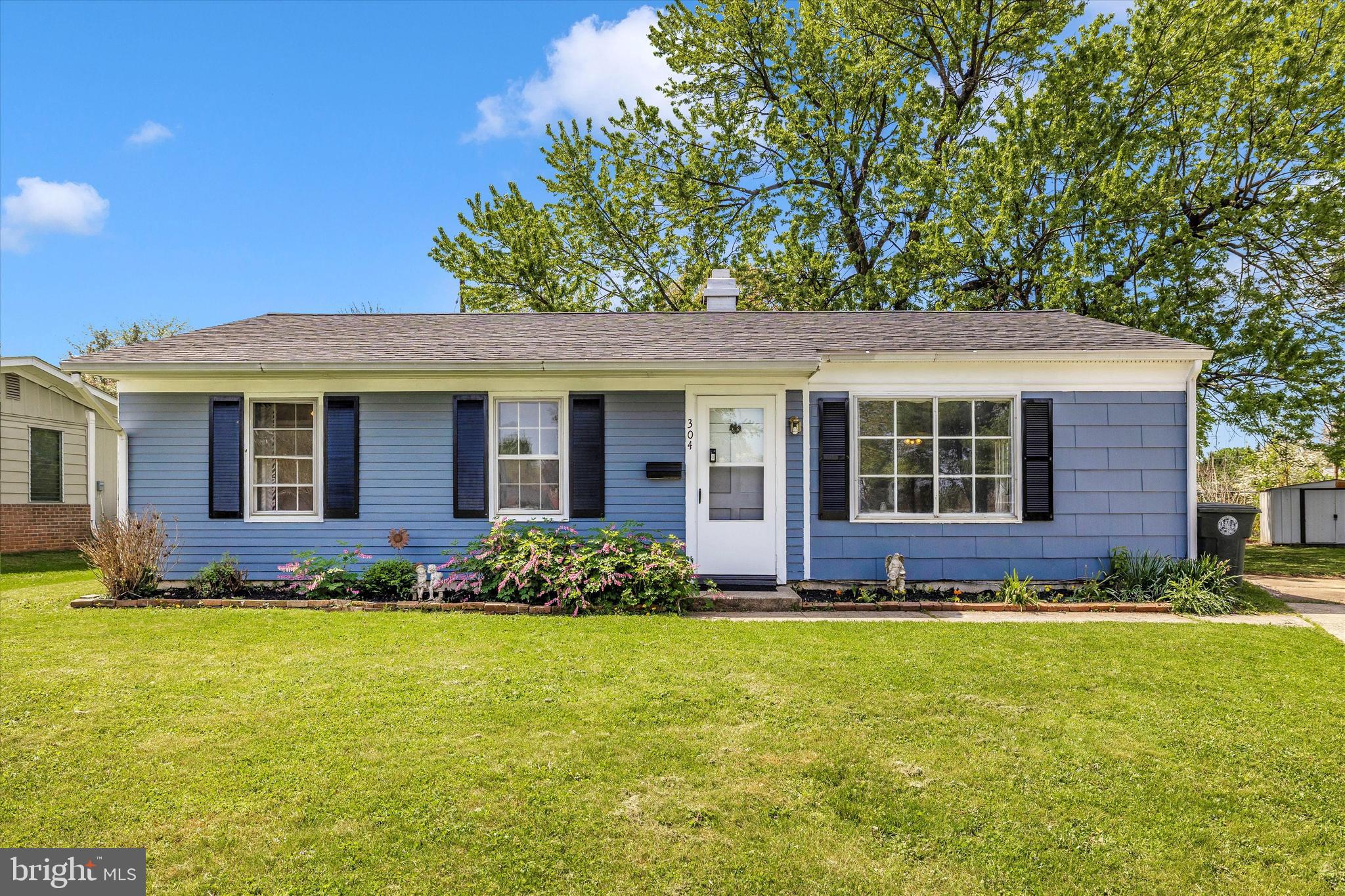 304 Canberra Ct