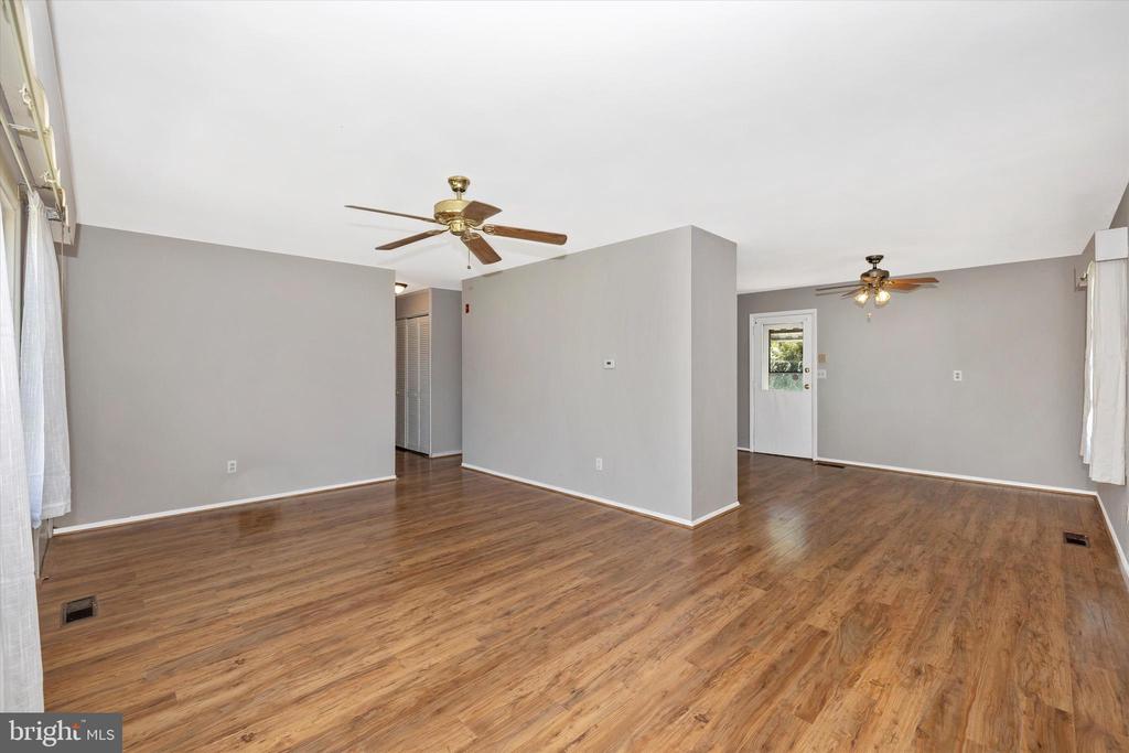 304 Canberra Ct