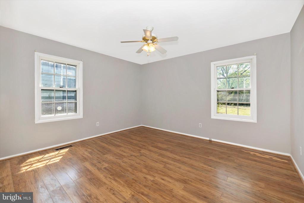 304 Canberra Ct