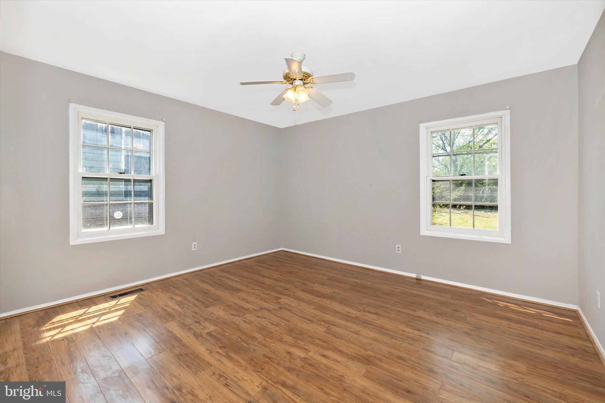 304 Canberra Ct