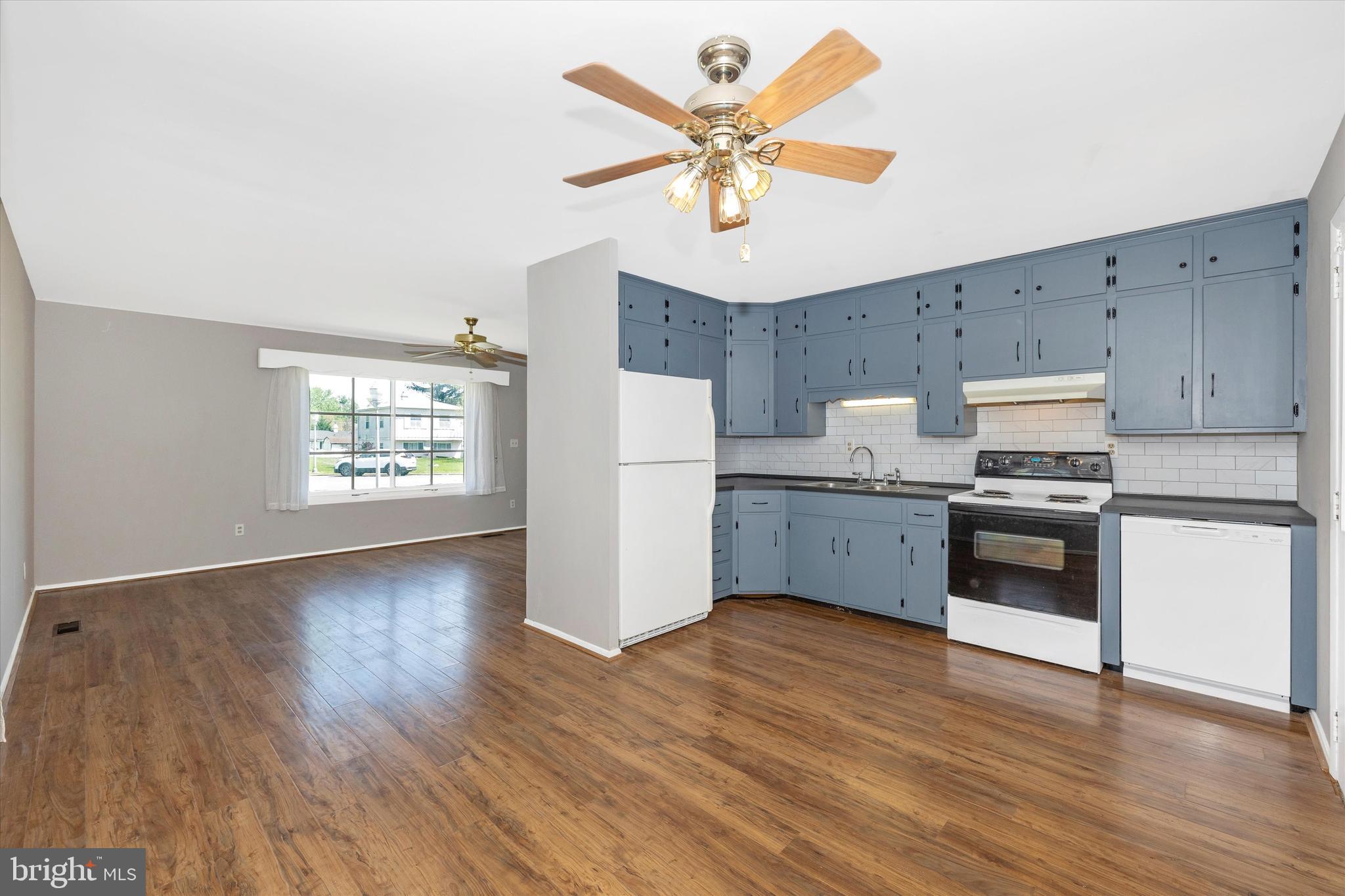 304 Canberra Ct