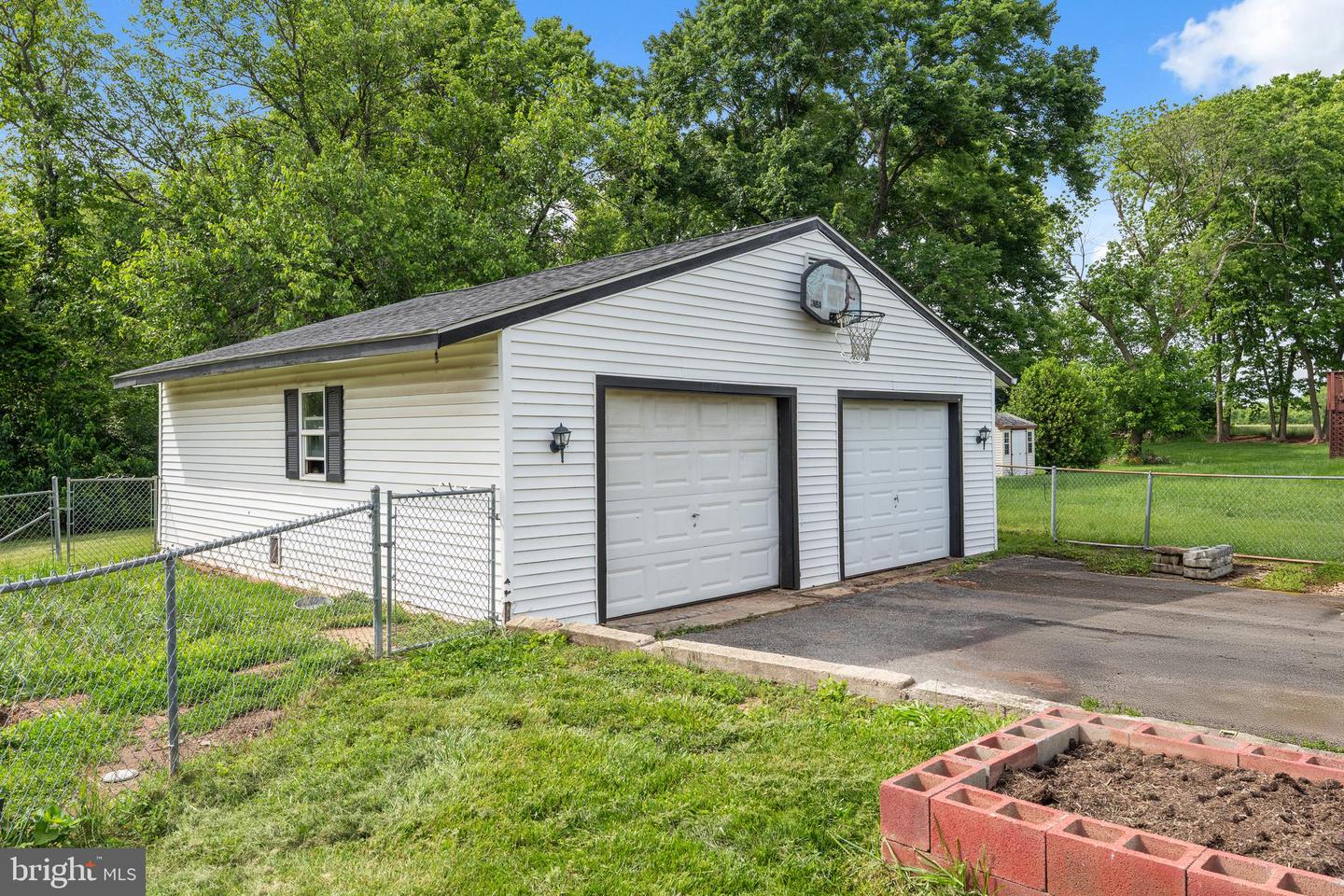 5598 Dover Ct