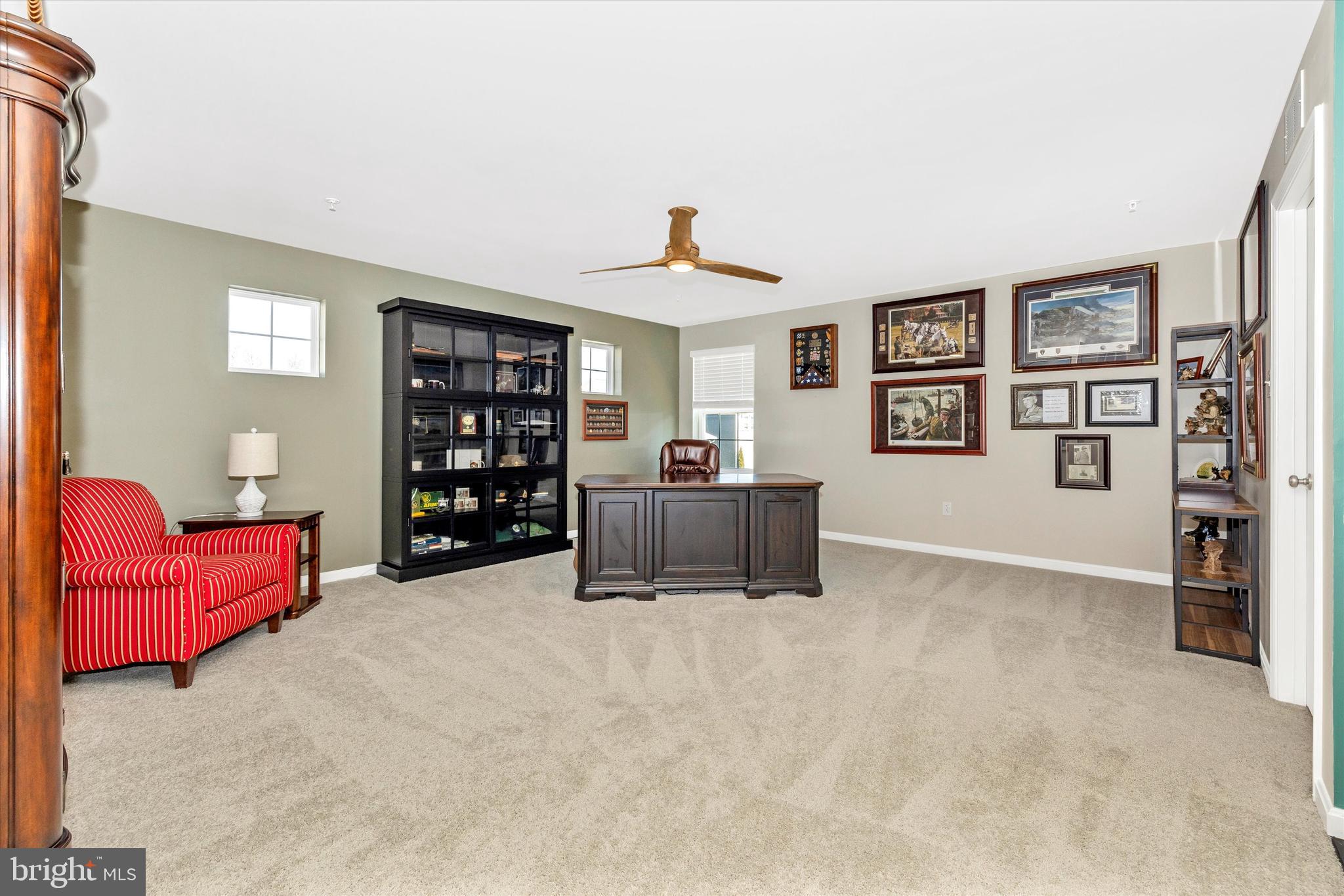5609 Zoe Ln
