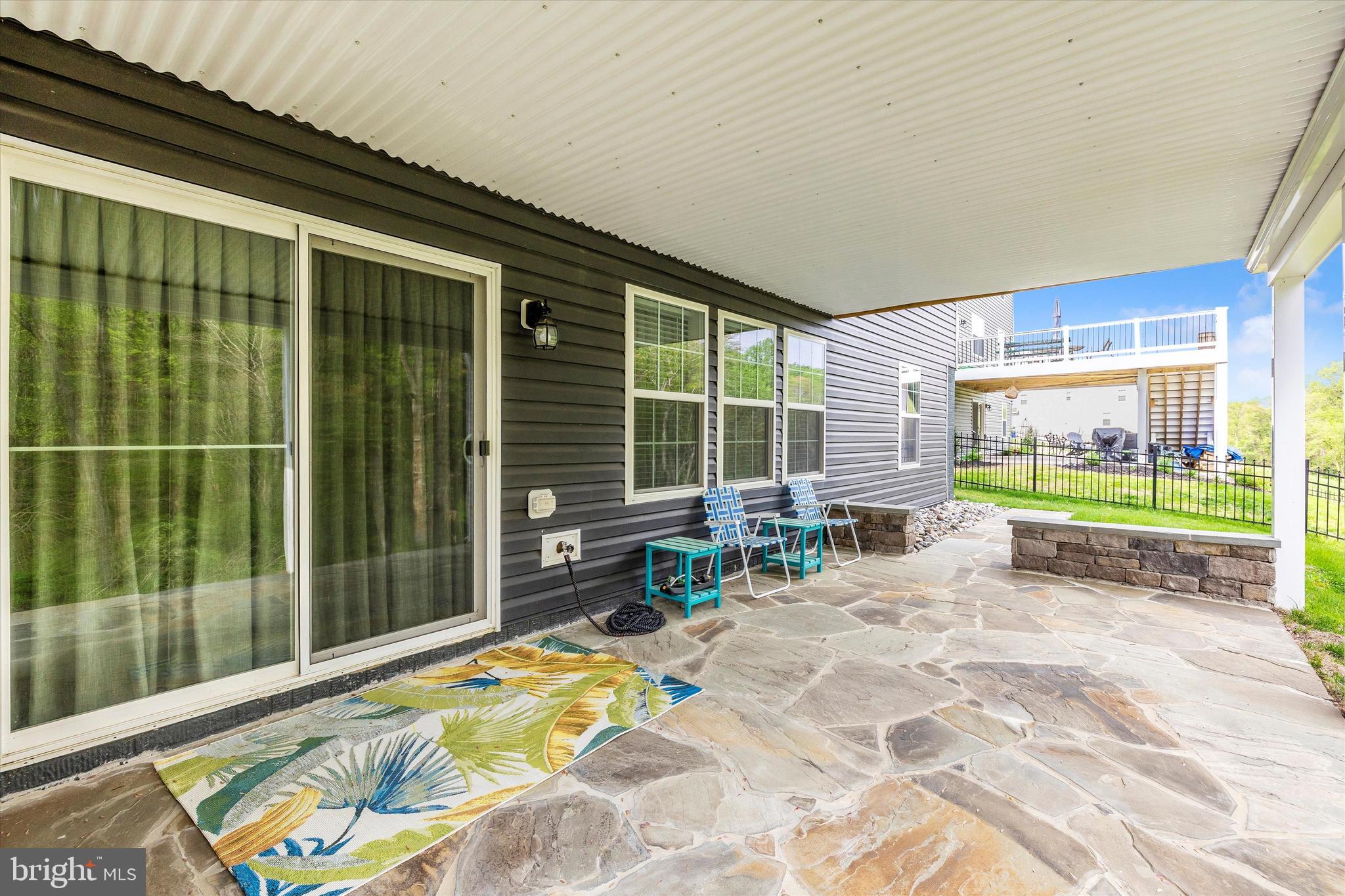 5609 Zoe Ln
